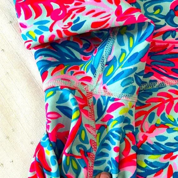 Lilly Pulitzer RARE Luxeletic 7/8 capri - Picture 5 of 6